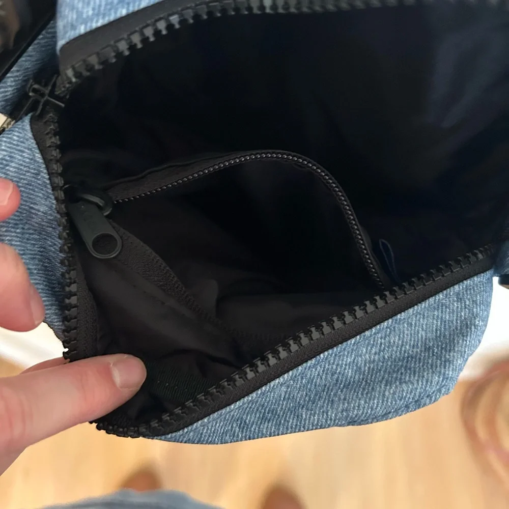 BAGGU sport crossbody